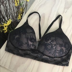Victoria’s Secret Body Plunge 32DD